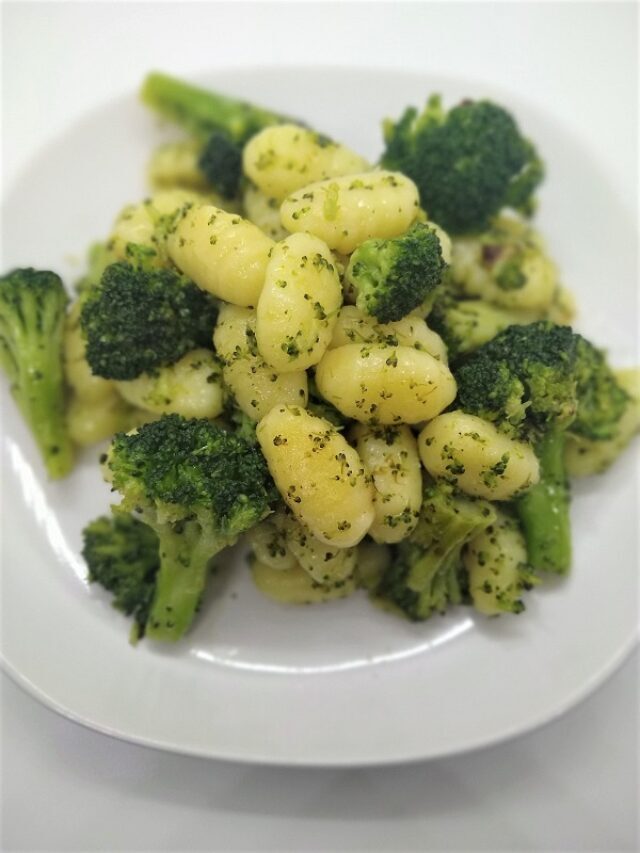 Healthy Gnocchi with Broccoli Vegetarian Recipe