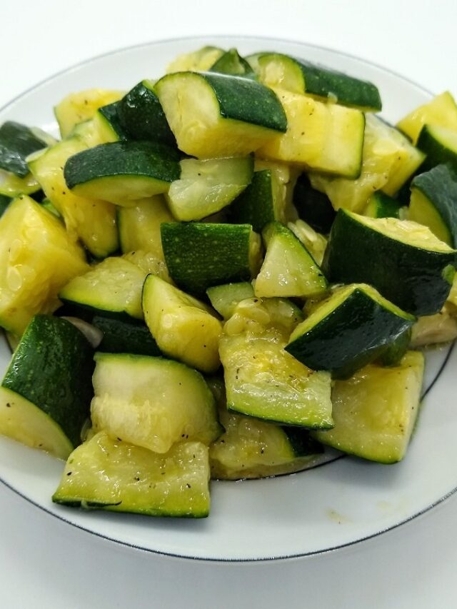 Fresh Zucchini with Garlic: A Healthy Vegetarian Recipe