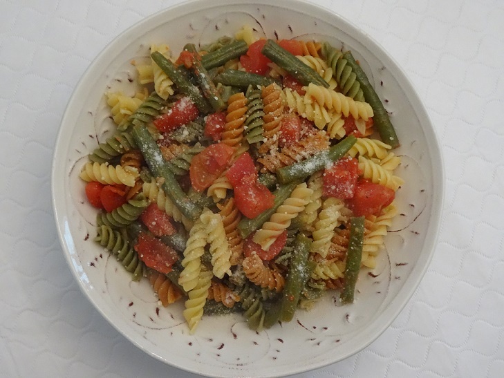Tri-Color Pasta with Diced Tomatoes
