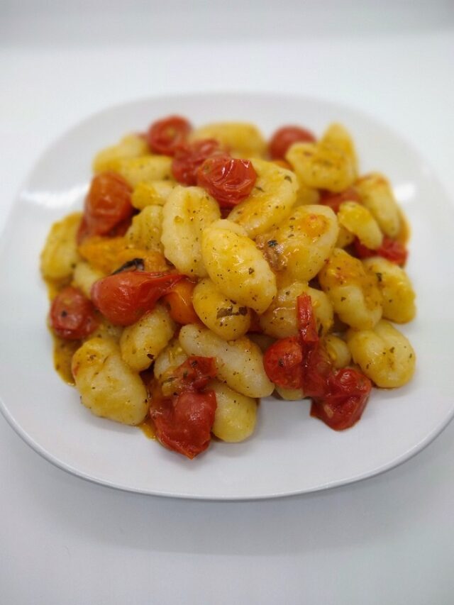 Gnocchi and Tomatoes: A Healthy Pasta Recipe