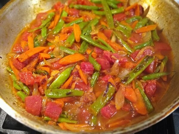 add pasta water to green beans and carrots