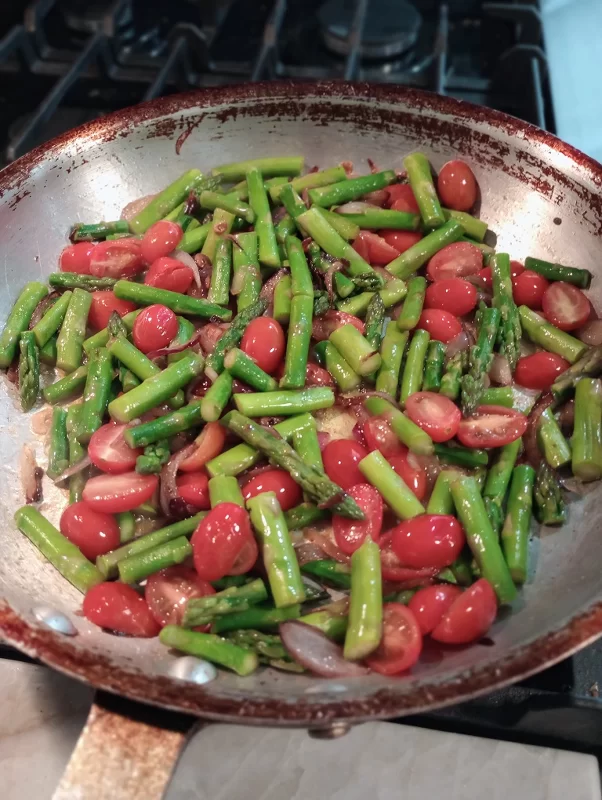 Asparagus with Beans and Tomatoes: Sauté Asparagus and Tomatoes