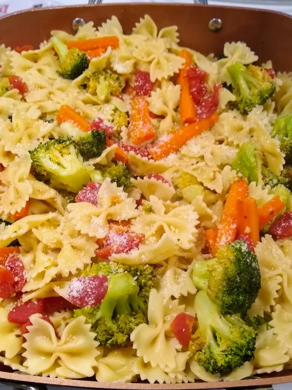 Farfalle with Broccoli and Carrots: Finished Dish