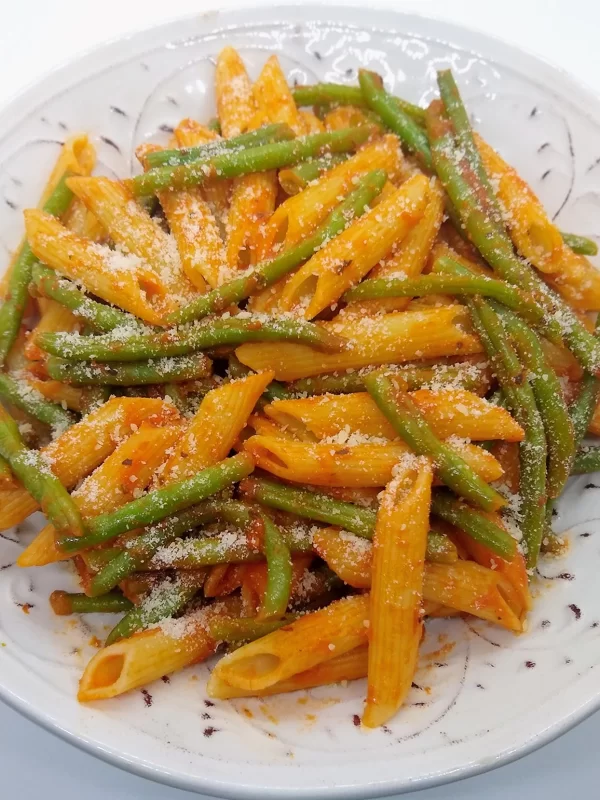 Pasta with Green Beans and Garlic: Feature Image