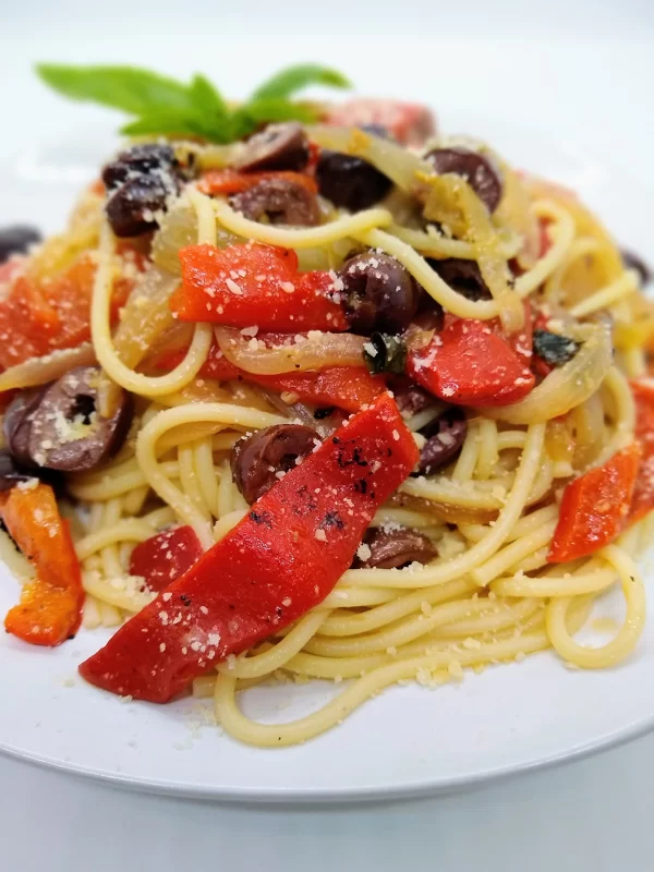 Pasta with Peppers and Olives: Feature Image