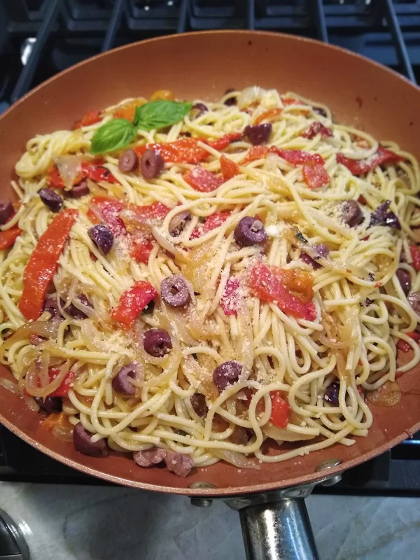 Pasta with Peppers and Olives: Finished Dish
