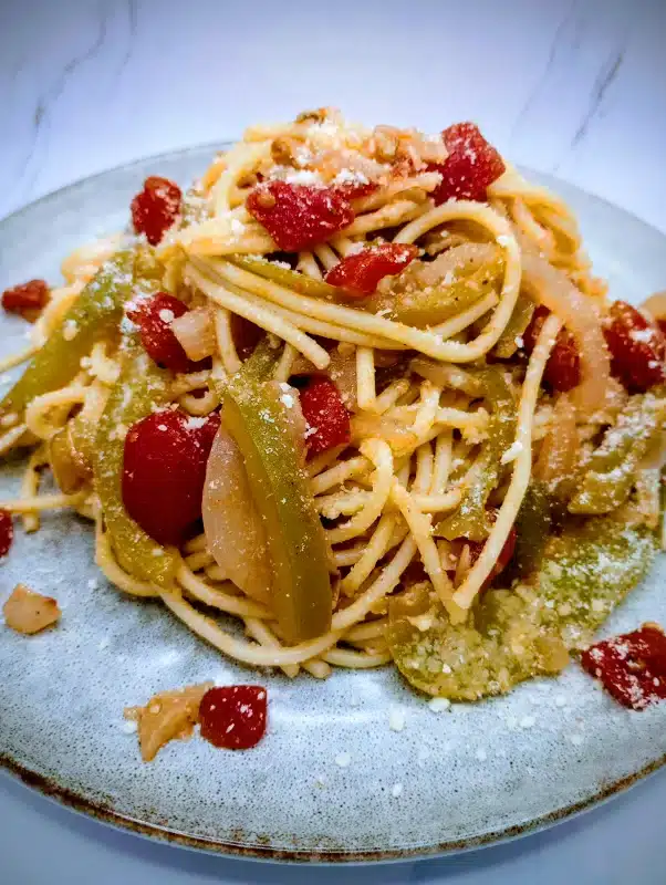 Pasta with Peppers and Tomatoes Recipe