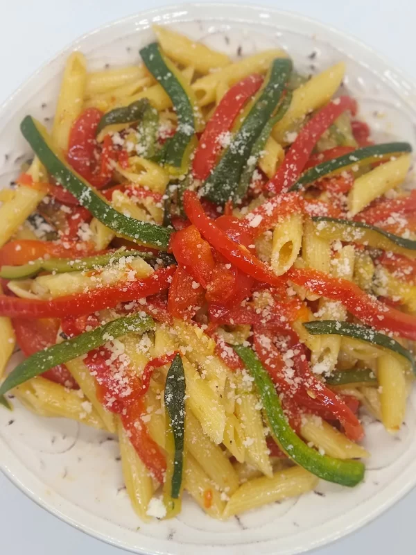 Pasta with Peppers and Zucchini: Feature Image