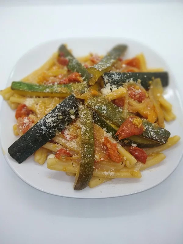 Pasta with Zucchini and Tomatoes: Feature Image