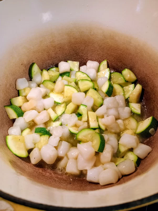 Scallop Pasta with Zucchini and Tomatoes Add Scallops