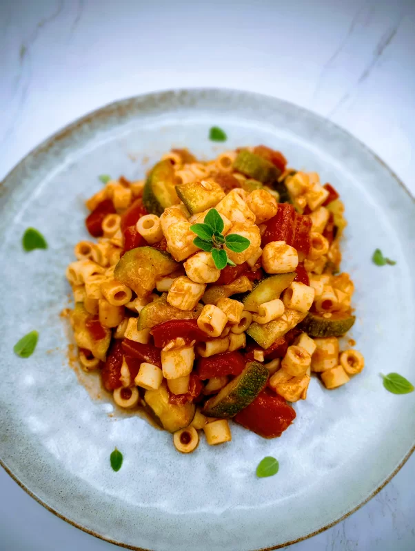 Scallop Pasta with Zucchini and Tomatoes Features