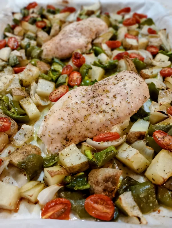 baked chicken and peppers with potatoes baked