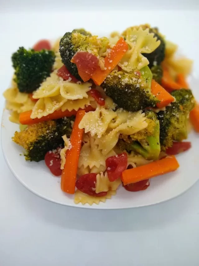 Farfalle with Broccoli and Carrots: Feature Image