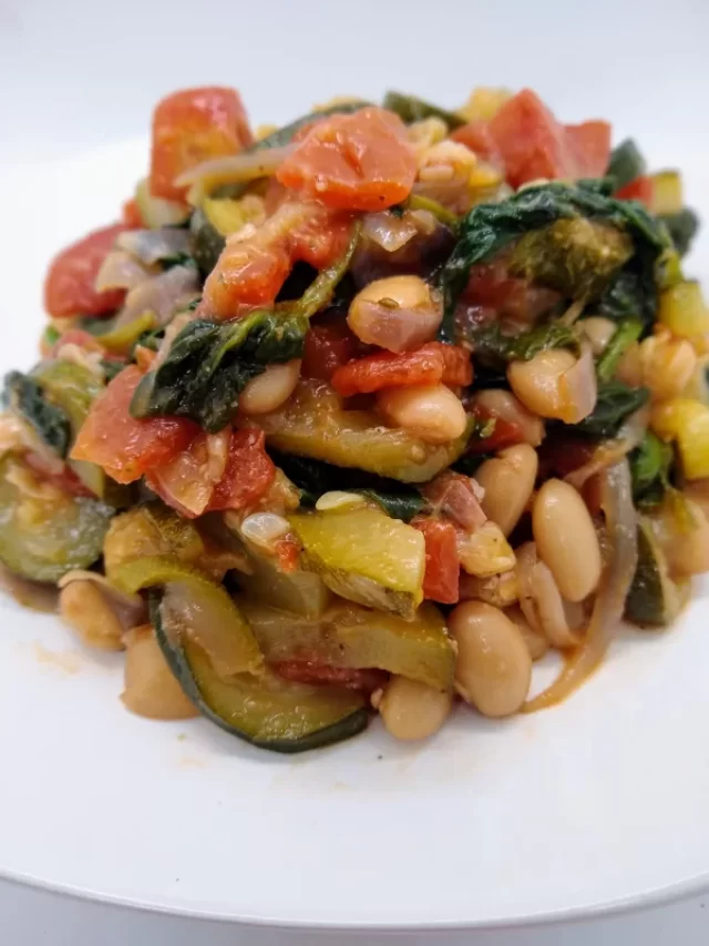 Zucchini with Spinach and Beans