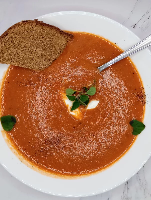 fresh tomato soup_feature